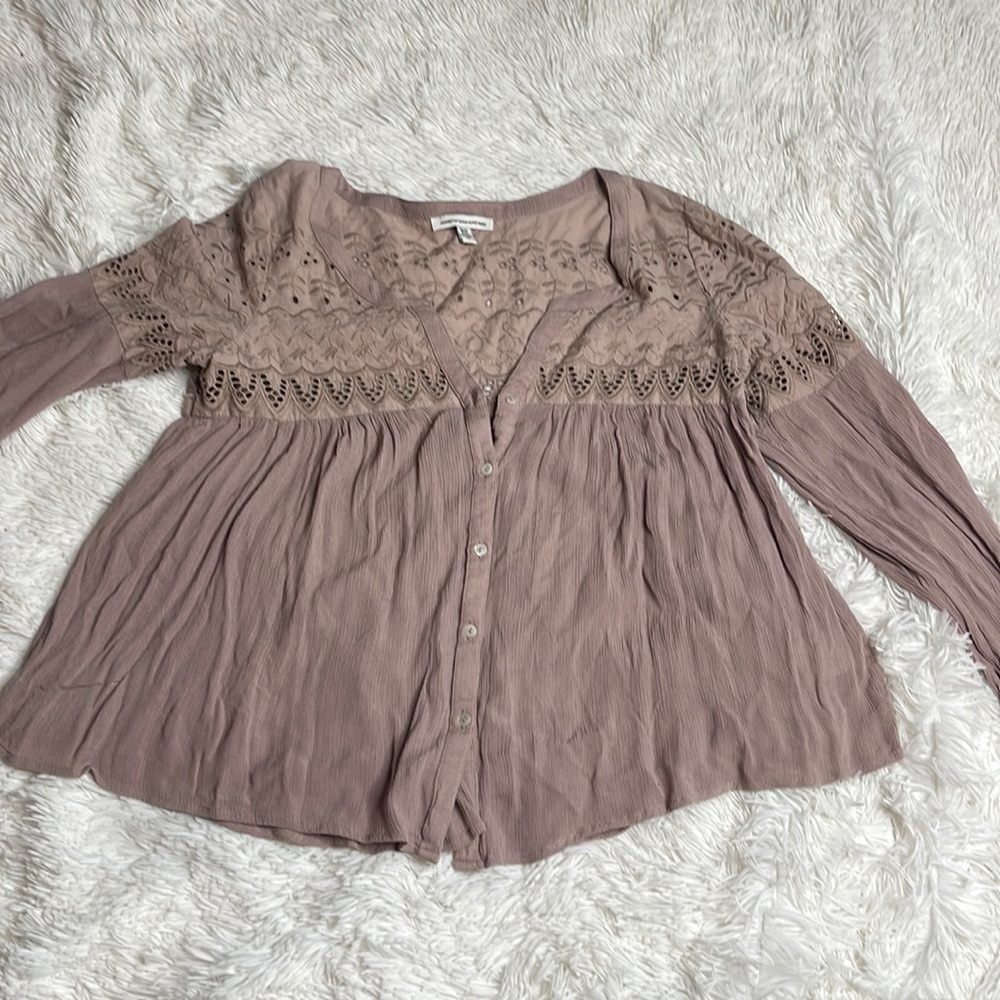 American Eagle flowy blush pink eyelet top